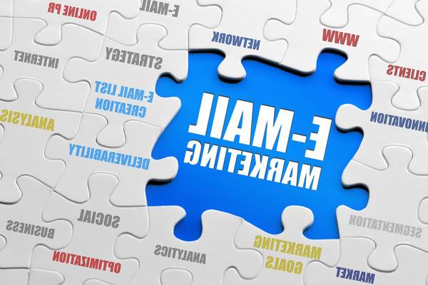 how does email marketing work